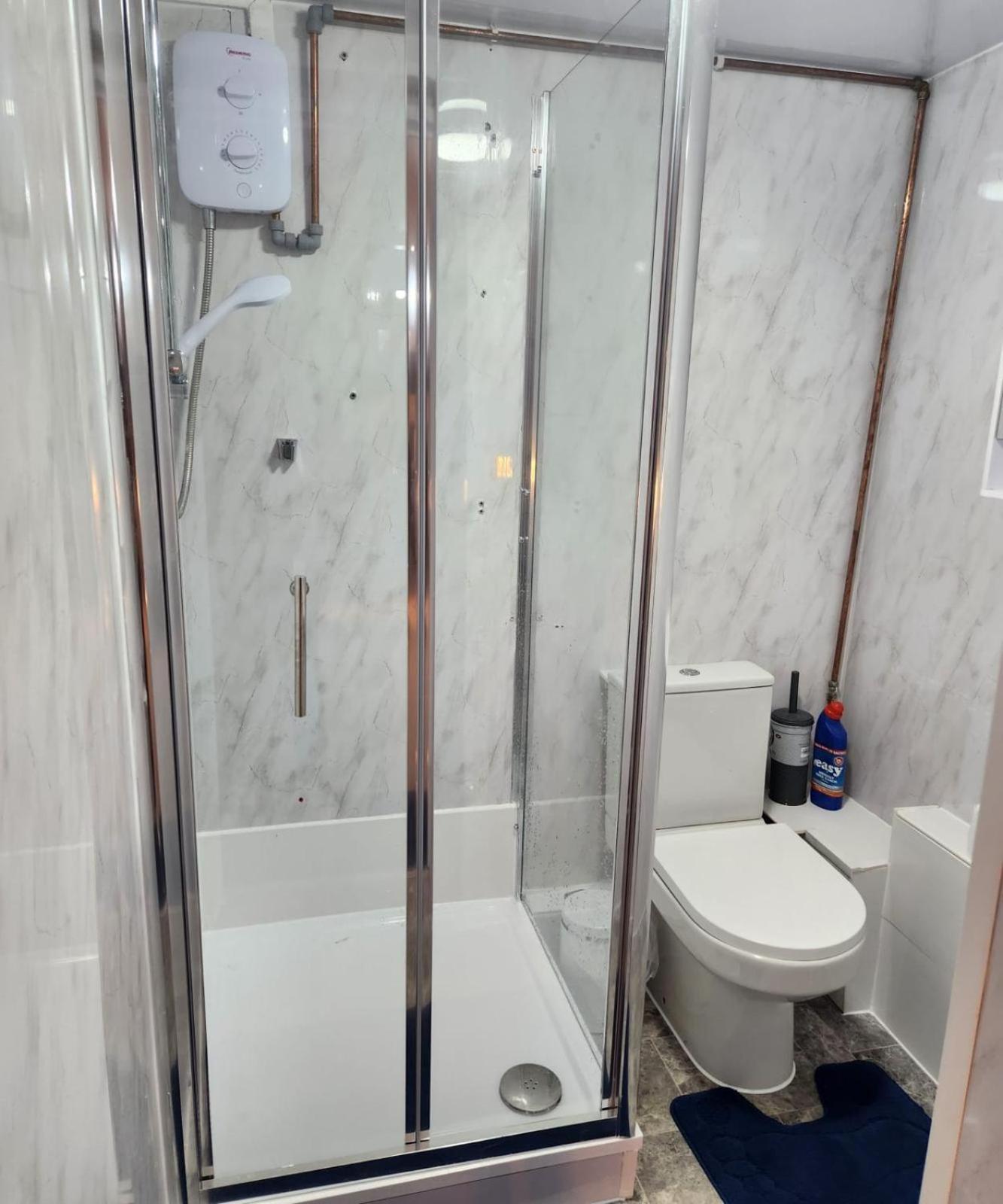 New Deluxe Studio Apt-2 Londen Buitenkant foto