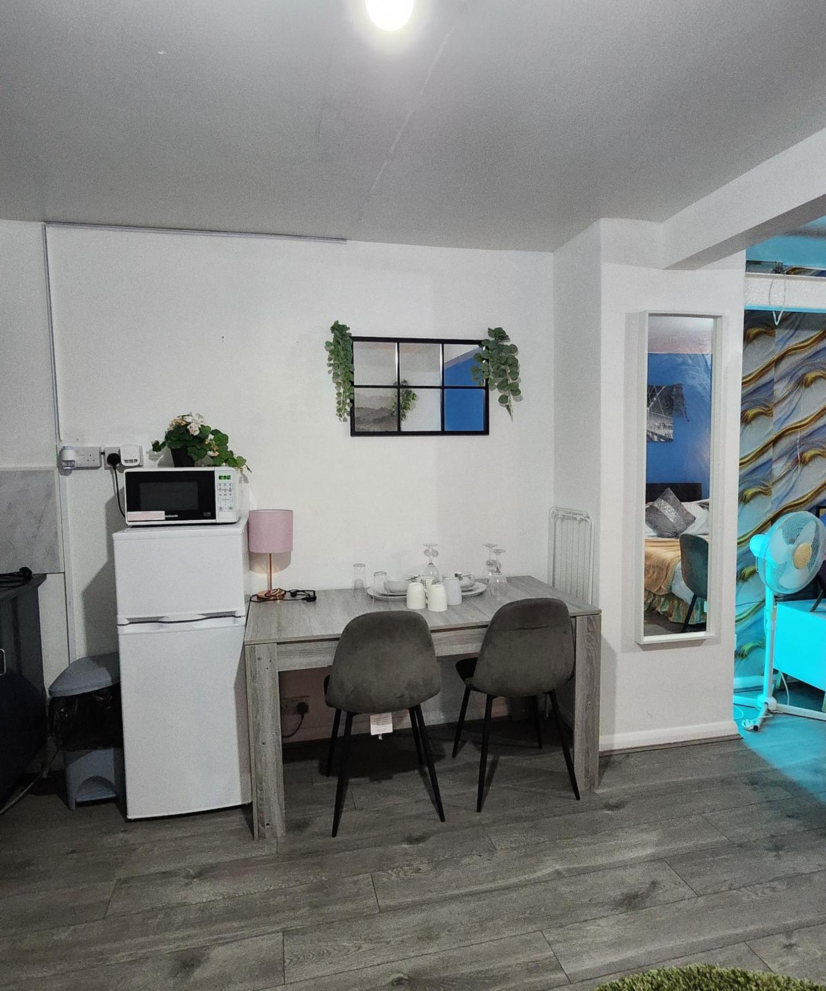 New Deluxe Studio Apt-2 Londen Buitenkant foto