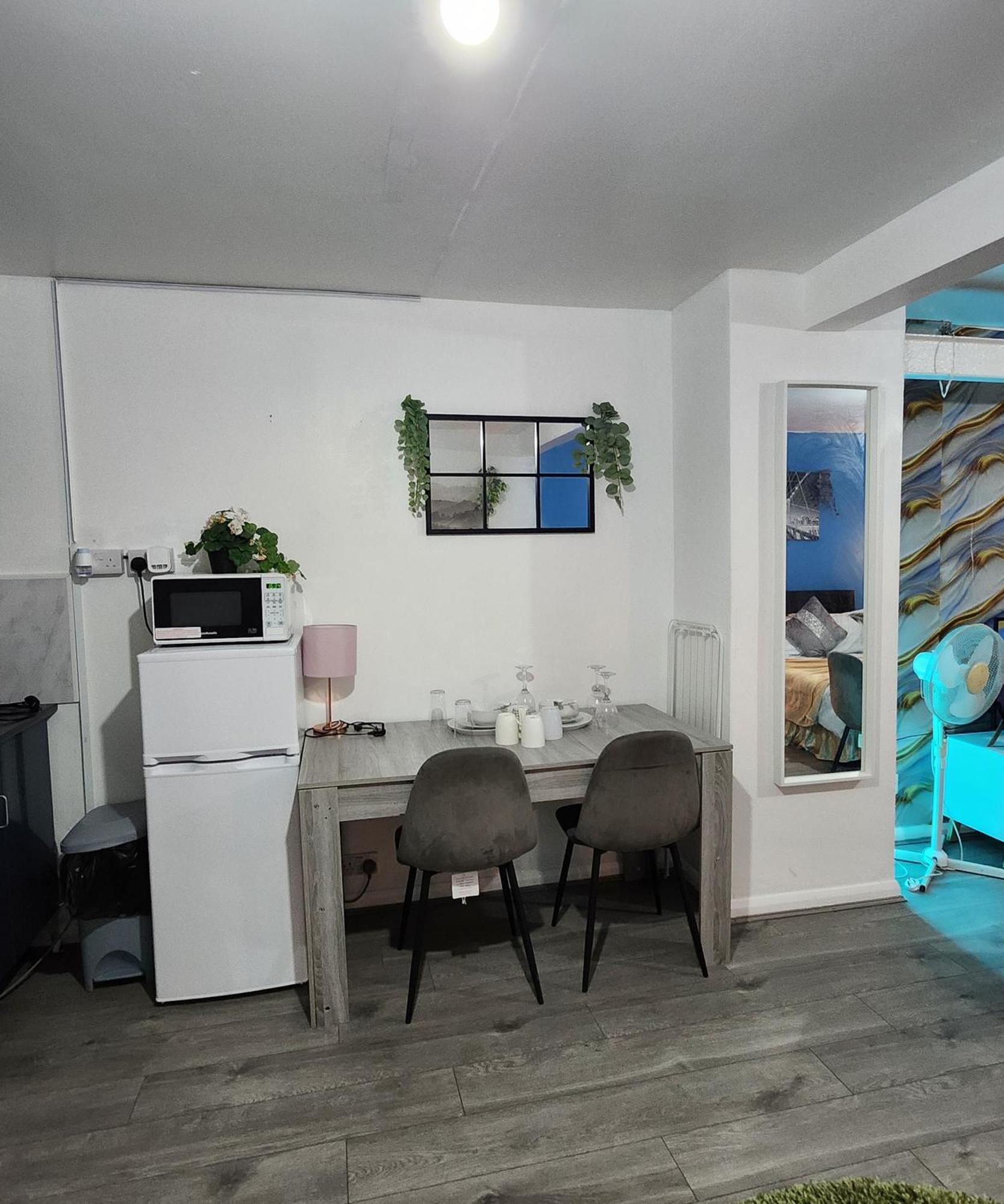 New Deluxe Studio Apt-2 Londen Buitenkant foto